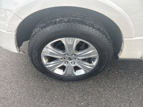 Used 2016 Ford Expedition EL Platinum image 10