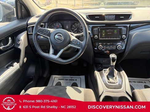 Certified 2019 Nissan Rogue Sport SV w/ Technology Package FWD image 31