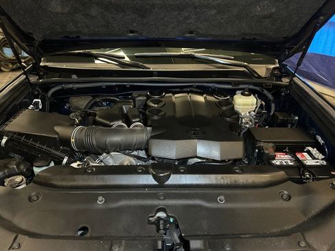 Certified 2020 Toyota 4Runner Venture AWD/4WD image 24