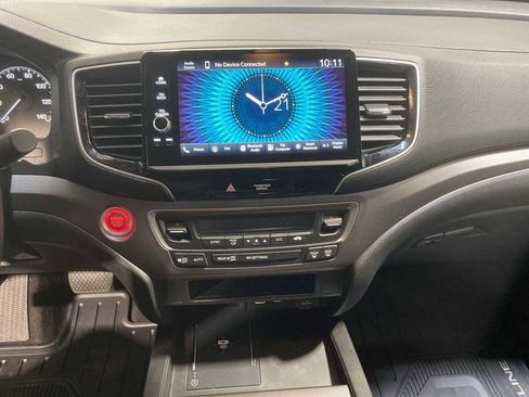 Used 2025 Honda Ridgeline Sport image 16