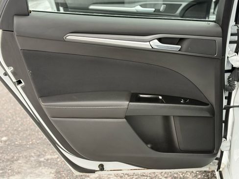 Used 2013 Ford Fusion SE image 28