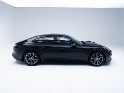 Certified 2025 Porsche Panamera 4 image 8