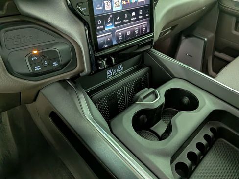 New 2026 RAM 3500 Laramie AWD/4WD image 24