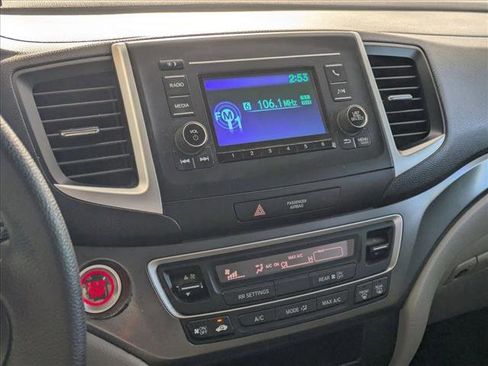 Used 2017 Honda Pilot LX image 13