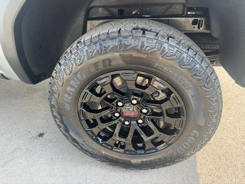New 2026 GMC Canyon Elevation w/ Convenience Package RWD image 36