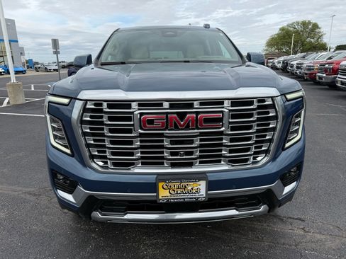 Used 2025 GMC Yukon XL Denali w/ Denali Reserve Package AWD/4WD image 8