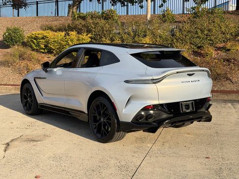 New 2026 Aston Martin DBX 707 image 2