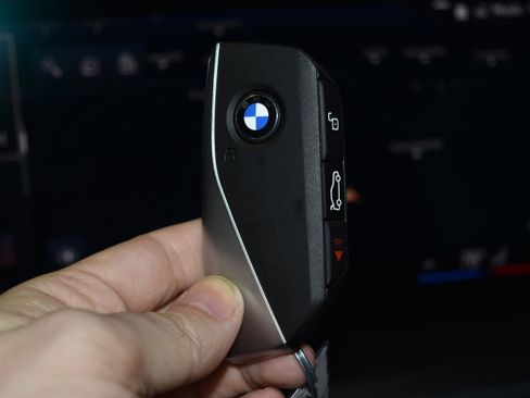 New 2026 BMW X5 xDrive40i w/ Executive Package image 17