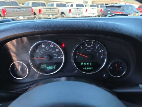 Used 2018 Jeep Wrangler Unlimited Rubicon AWD/4WD image 26