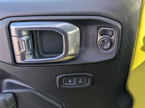 Used 2023 Jeep Wrangler Rubicon image 19