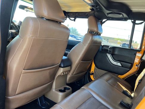 Used 2012 Jeep Wrangler Unlimited Rubicon w/ Connectivity Group image 25