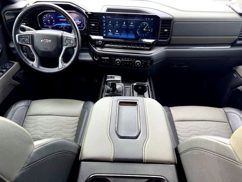 Used 2022 Chevrolet Silverado 1500 ZR2 w/ Technology Package image 24