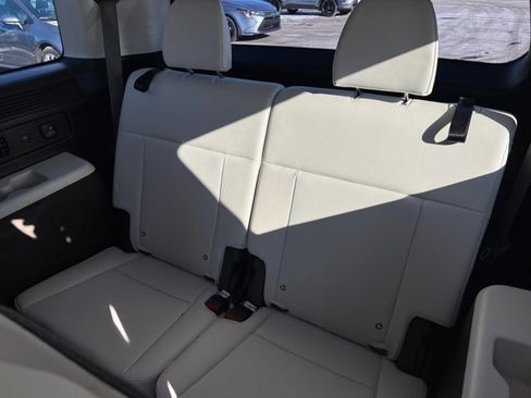 Used 2025 Hyundai Santa Fe Calligraphy image 31