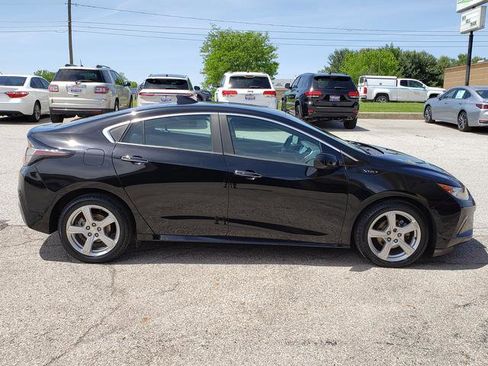 Used 2018 Chevrolet Volt LT w/ Comfort Package FWD image 7
