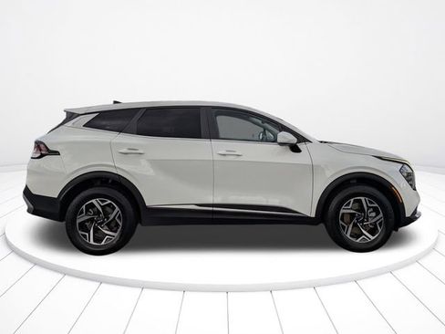 Used 2024 Kia Sportage LX AWD/4WD image 2
