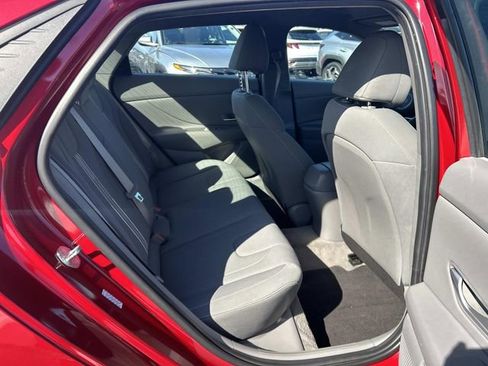 Certified 2023 Hyundai Elantra SEL w/ Convenience Package image 13