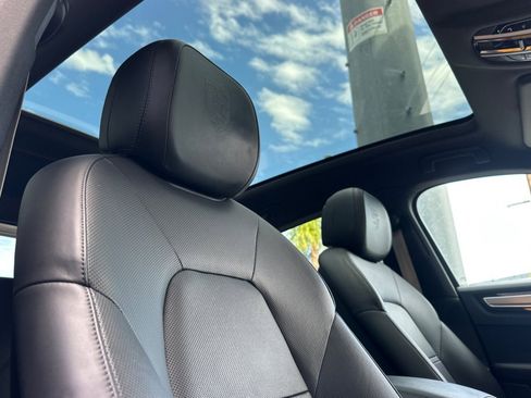 Certified 2022 Porsche Cayenne Platinum Edition AWD/4WD image 17