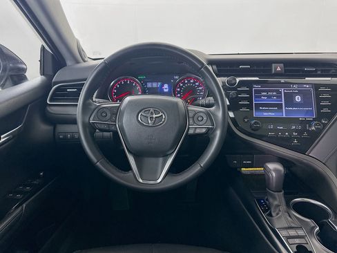 Used 2020 Toyota Camry XSE FWD image 14