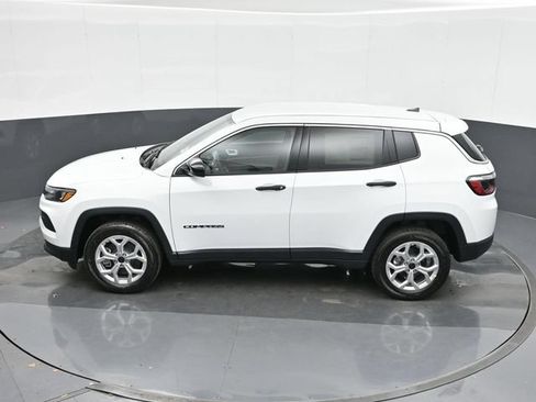 Used 2025 Jeep Compass Sport AWD/4WD image 36
