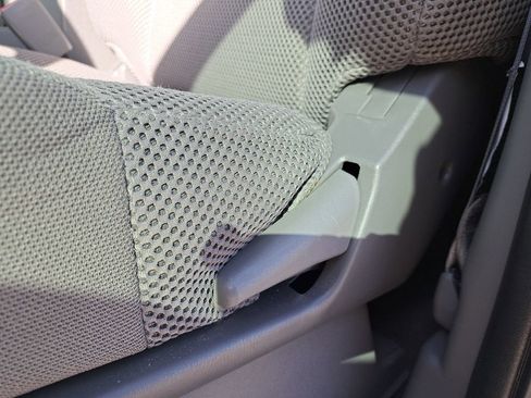 Used 2020 Nissan Frontier SV image 14