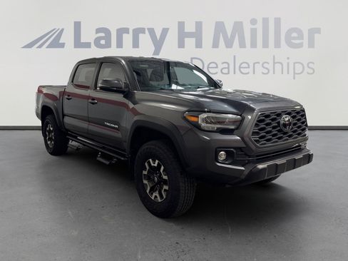 Certified 2023 Toyota Tacoma TRD Off-Road AWD/4WD image 7