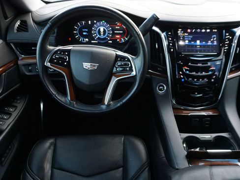 Used 2017 Cadillac Escalade Premium Luxury image 26