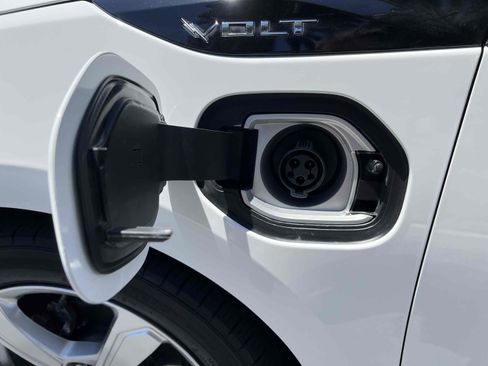 Used 2019 Chevrolet Volt LT FWD image 12