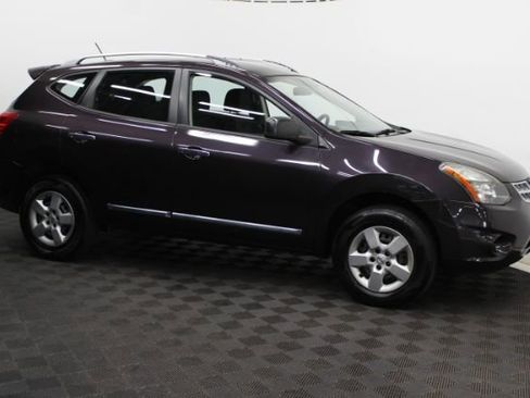 Used 2014 Nissan Rogue S w/ Convenience Package image 3