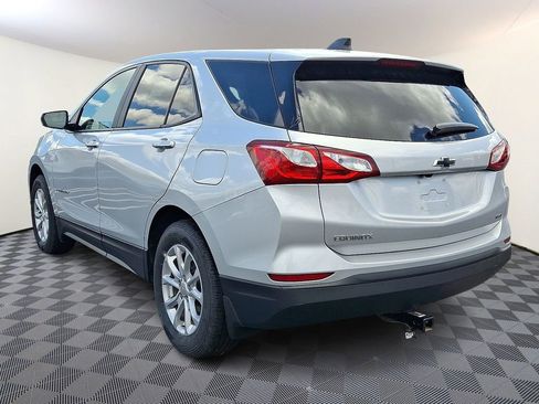 Used 2021 Chevrolet Equinox LS w/ LS Convenience Package AWD/4WD image 7