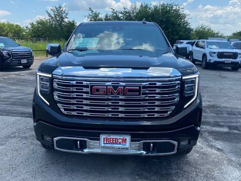New 2026 GMC Sierra 1500 Denali w/ Denali Reserve Package AWD/4WD image 8