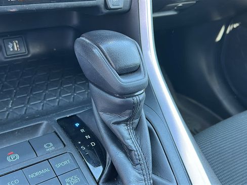 Used 2023 Toyota RAV4 LE AWD/4WD image 13