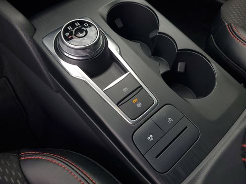 Used 2025 Ford Escape ST-Line image 8