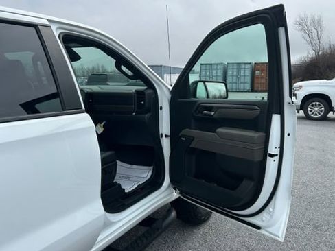 Used 2023 Chevrolet Silverado 1500 ZR2 w/ Technology Package image 47