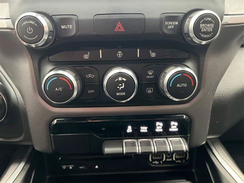 Used 2019 RAM 1500 Big Horn AWD/4WD image 35