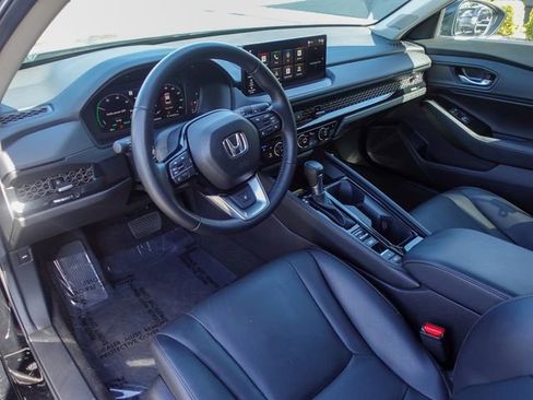 Used 2025 Honda Accord Touring image 12