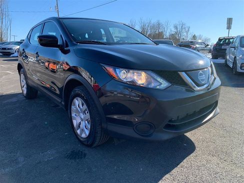 Used 2019 Nissan Rogue Sport S image 3