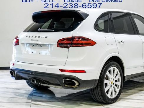 Used 2017 Porsche Cayenne AWD/4WD image 13