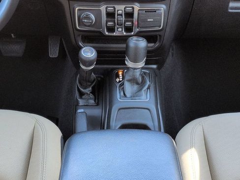 Used 2021 Jeep Wrangler Unlimited Sport AWD/4WD image 18