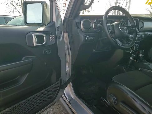 Used 2021 Jeep Wrangler Unlimited Freedom Edition image 9