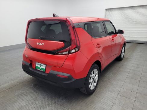 Used 2022 Kia Soul LX image 9