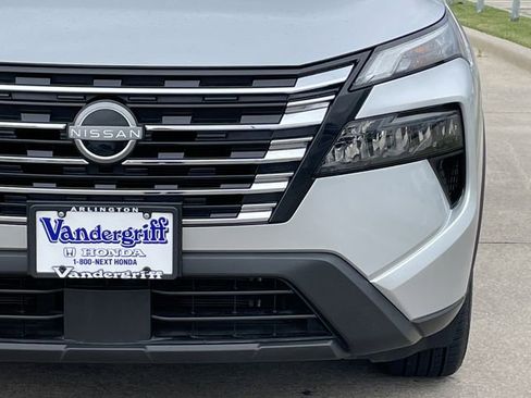 Used 2025 Nissan Rogue SV AWD/4WD image 8