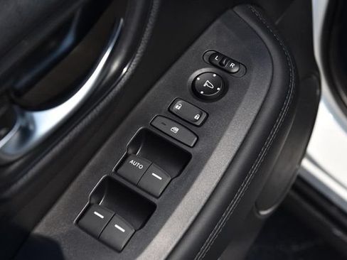 New 2027 Honda HR-V LX image 8