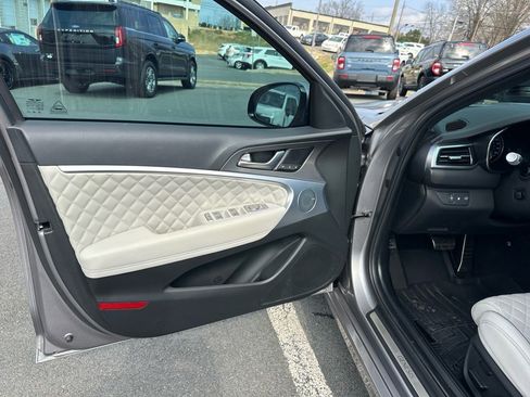 Used 2024 Genesis G70 3.3T Advanced w/ Sport Prestige Package image 16