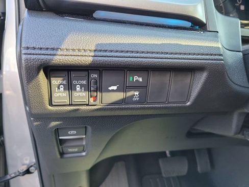 Certified 2026 Honda Odyssey Touring image 31