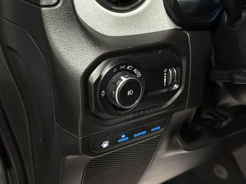 Used 2024 Jeep Wrangler Unlimited w/ Convenience Group AWD/4WD image 23