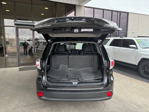 Used 2014 Toyota Highlander Limited image 24