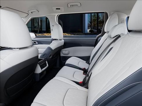 New 2026 Kia Carnival EX FWD image 18