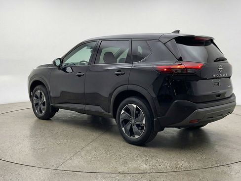 Used 2025 Nissan Rogue SV AWD/4WD image 6