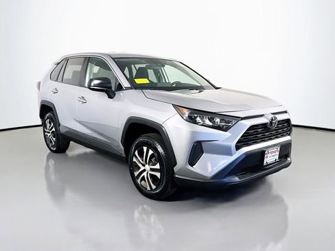 Used 2022 Toyota RAV4 LE AWD/4WD image 10