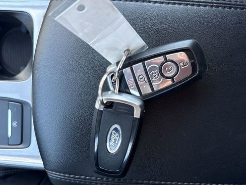 Used 2024 Ford Edge SEL w/ Convenience Package image 39